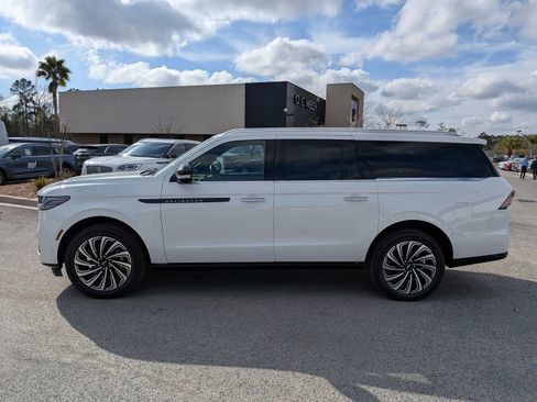 Used 2025 Lincoln Navigator L Black Label image 8