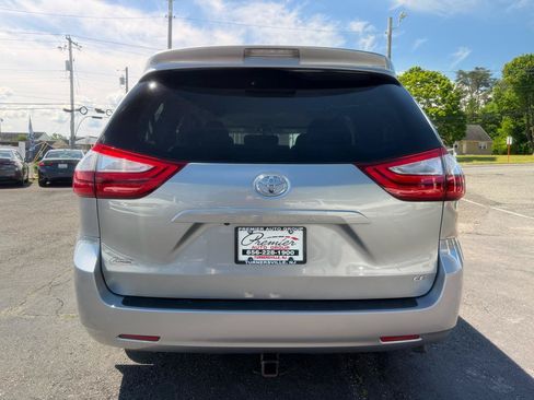 Used 2017 Toyota Sienna LE FWD image 6