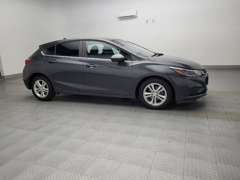 Used 2018 Chevrolet Cruze LT w/ Convenience Package image 11
