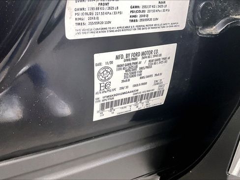 Used 2021 Ford Explorer XLT AWD/4WD image 36