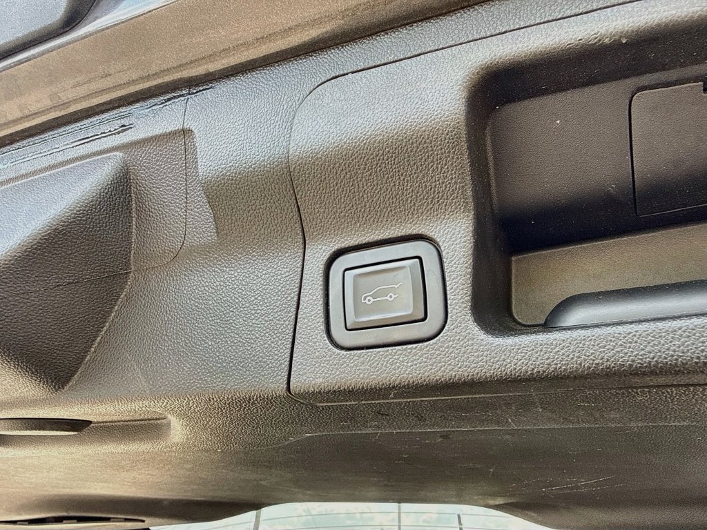 Used 2019 GMC Acadia SLT w/ Black Edition FWD image 30