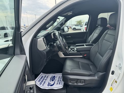 Used 2025 Toyota Tundra SR5 w/ SR5 Premium Package AWD/4WD image 20