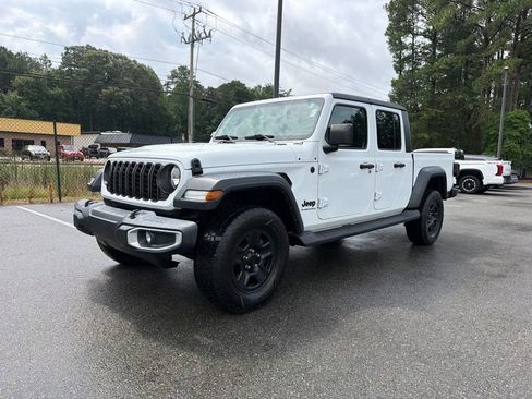 Certified 2024 Jeep Gladiator Sport AWD/4WD image 2