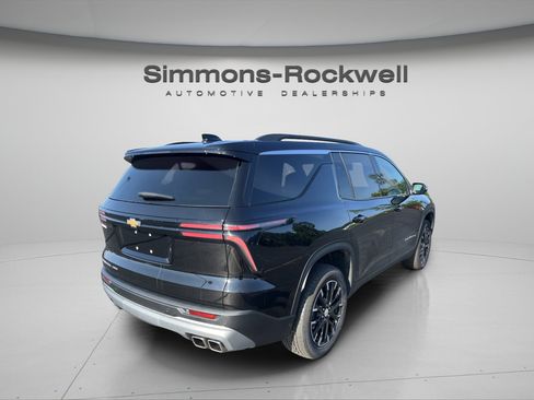 Used 2025 Chevrolet Traverse LT w/ Sun and Wheel Package AWD/4WD image 5
