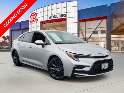 Used 2025 Toyota Corolla SE w/ SE Premium Package FWD image 1