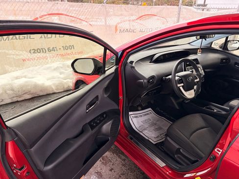 Used 2017 Toyota Prius Two w/ Prius Two Safety Plus Package image 14