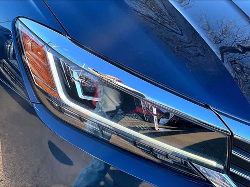 Used 2020 Volkswagen Passat 2.0T R-Line image 25