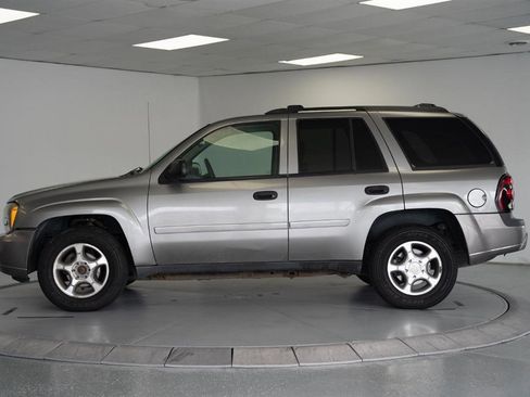Used 2007 Chevrolet TrailBlazer LS w/ LS Preferred Equipment Group AWD/4WD image 4