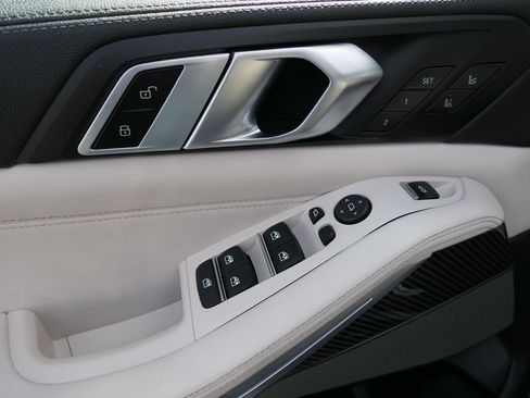 Used 2022 BMW X5 M50i w/ Executive Package image 11