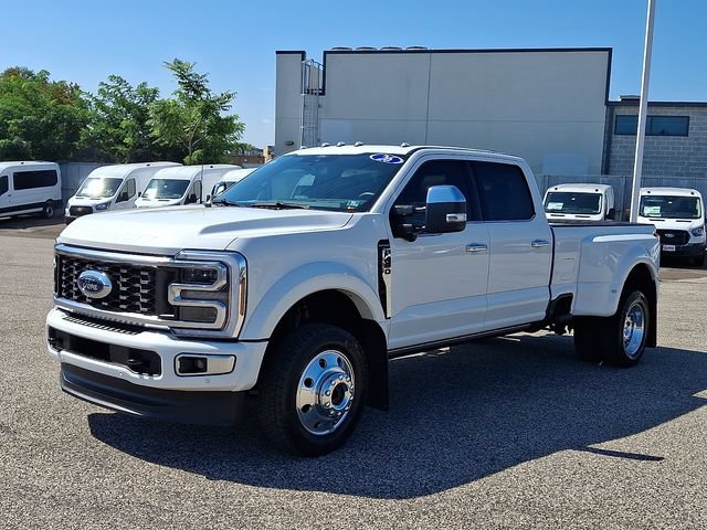 Used 2026 Ford F450 Platinum w/ Platinum Plus Package AWD/4WD image 3