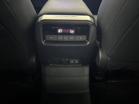 Used 2024 Toyota Land Cruiser image 30