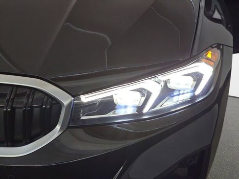 Used 2023 BMW 330i xDrive 330i xDrive w/ Driving Assistance Package image 32