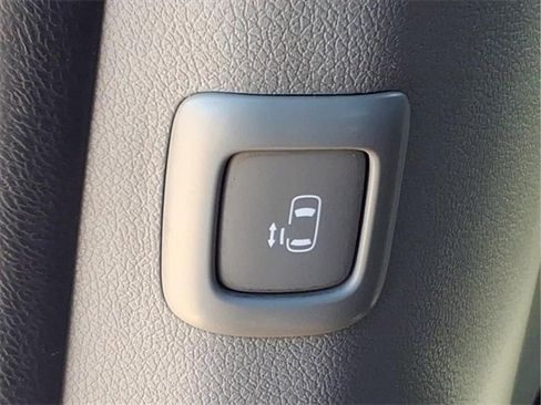 Used 2017 Kia Sedona LX w/ LX Essentials Premium Package image 29