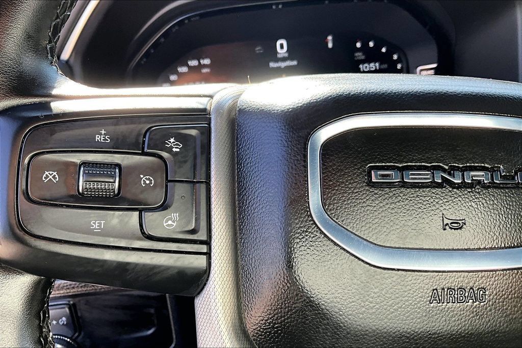 Used 2024 GMC Yukon Denali AWD/4WD image 24