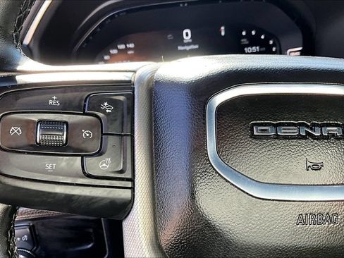 Used 2024 GMC Yukon Denali AWD/4WD image 24