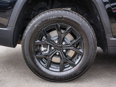 New 2026 Jeep Grand Cherokee L 4WD image 10