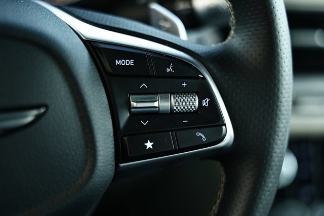Certified 2026 Genesis G70 2.5T AWD/4WD image 32
