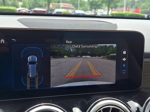 Used 2025 Mercedes-Benz GLB 250 4MATIC image 21