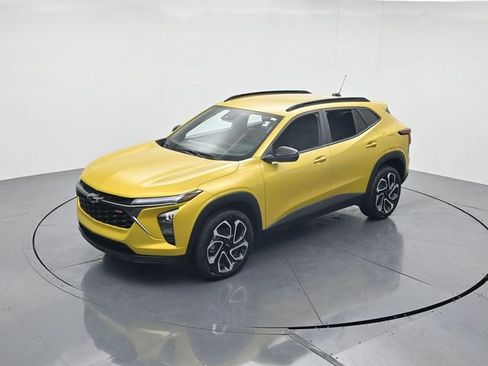 Used 2025 Chevrolet Trax RS w/ Driver Confidence Package image 40