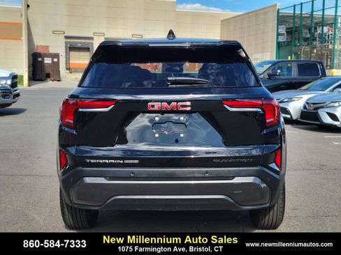 Used 2025 GMC Terrain Elevation image 4