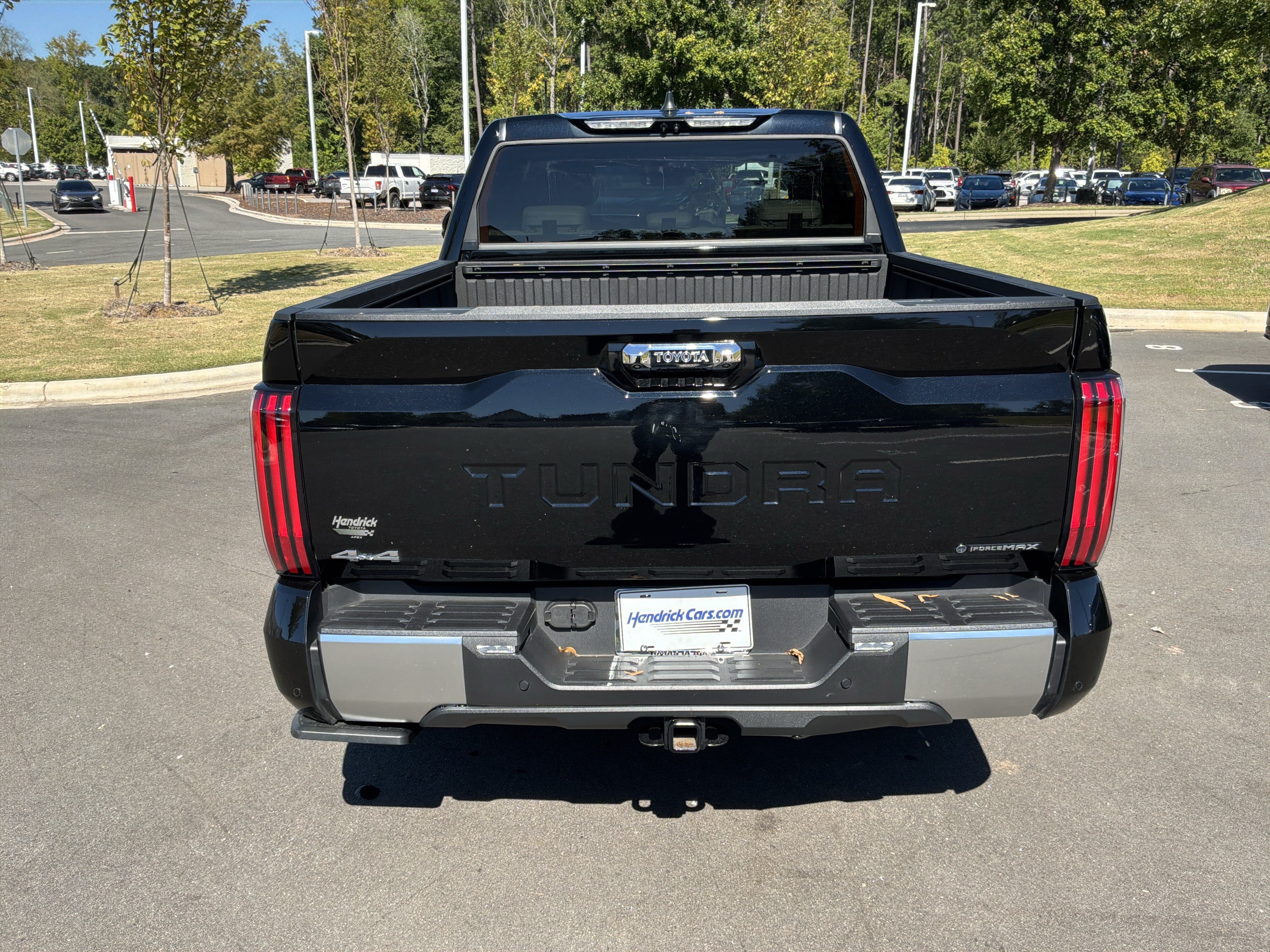 Used 2025 Toyota Tundra Limited AWD/4WD image 9