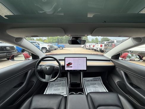 Used 2018 Tesla Model 3 Long Range RWD image 18