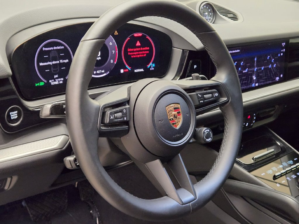 Used 2024 Porsche Cayenne Coupe AWD/4WD image 36