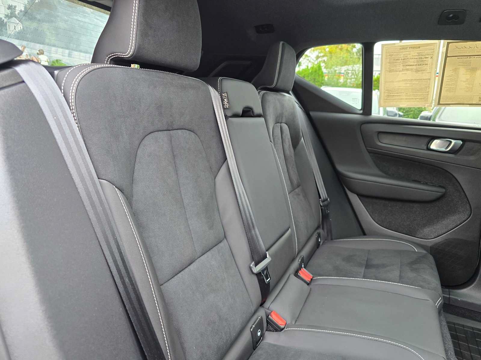 Used 2024 Volvo XC40 Recharge Plus w/ Protection Package Premier AWD/4WD image 14