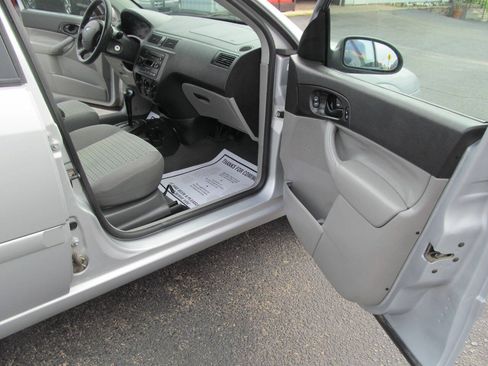 Used 2007 Ford Focus SE FWD image 18