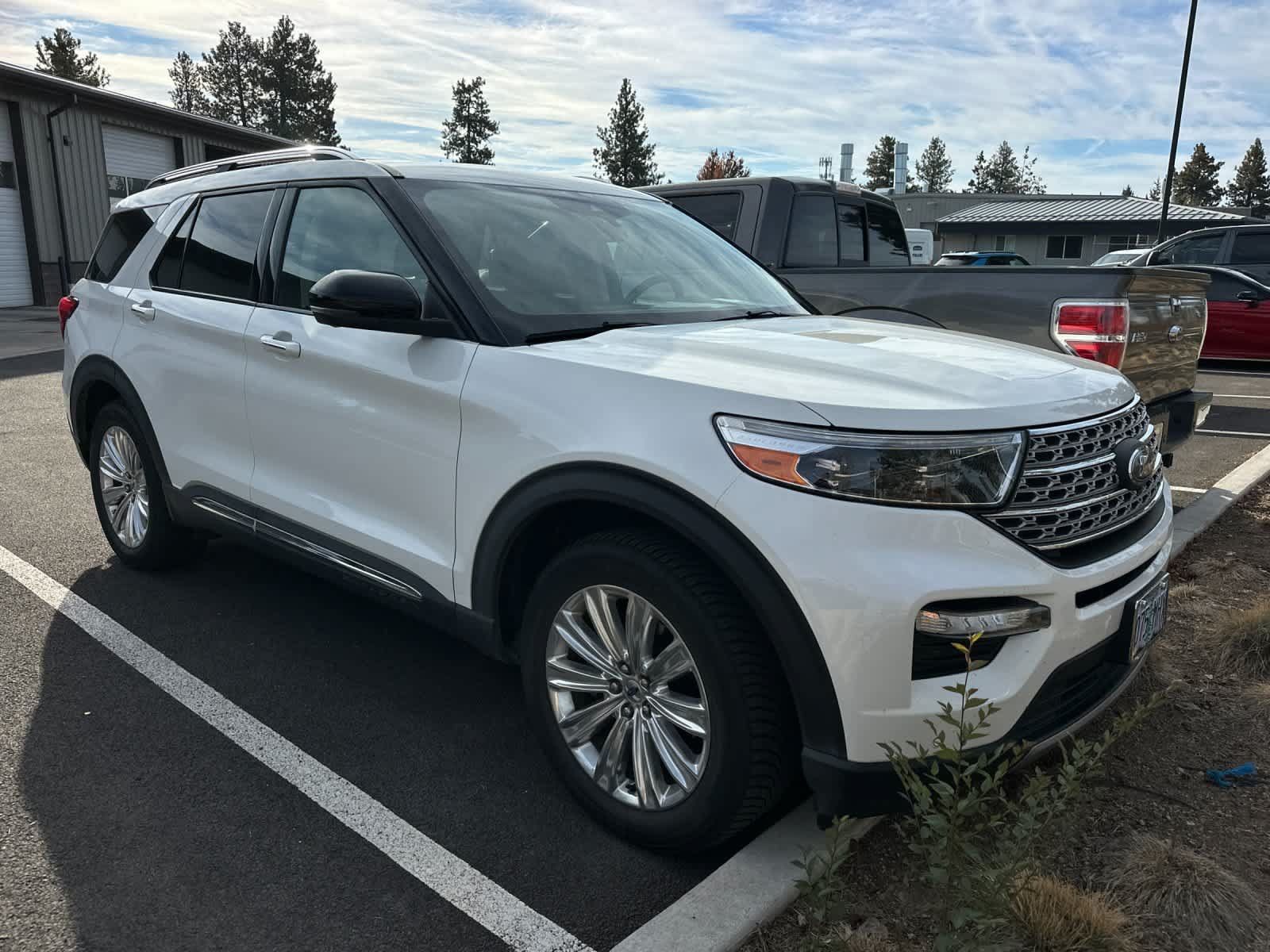Used 2020 Ford Explorer Limited w/ Class III Trailer Tow Package AWD/4WD image 3