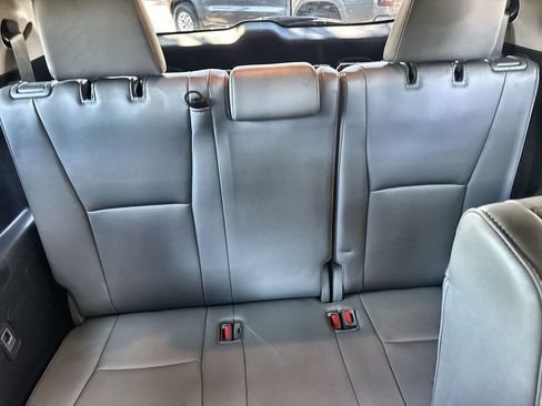 Used 2021 Toyota Highlander Platinum image 32