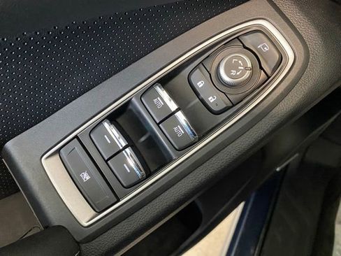 Used 2023 Subaru Ascent Limited w/ Technology Package AWD/4WD image 11