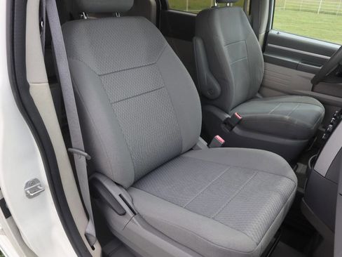 Used 2010 Dodge Grand Caravan SE w/ Popular Equipment Group FWD image 8