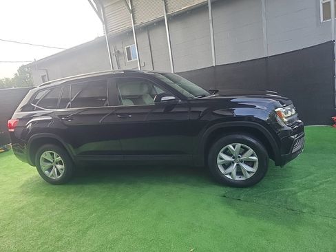 Used 2018 Volkswagen Atlas SE AWD/4WD image 2