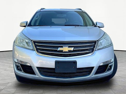 Used 2016 Chevrolet Traverse LT w/ Style and Technology Package FWD image 2