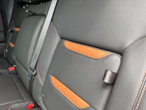 Used 2020 GMC Sierra 1500 AT4 w/ AT4 Premium Package image 9