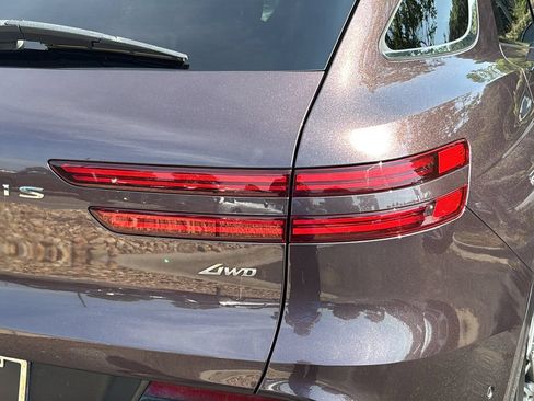 Used 2022 Genesis GV70 2.5T w/ Advanced Package AWD/4WD image 13