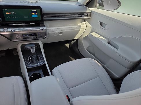 Used 2025 Hyundai Kona SEL image 12