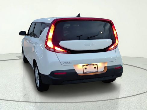 Used 2022 Kia Soul LX w/ Technology Package FWD image 5