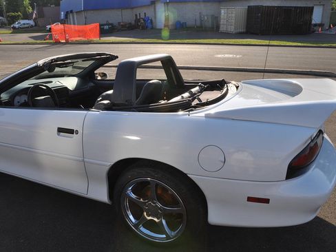 Used 1997 Chevrolet Camaro Z28 w/ Preferred Equipment Group 2 RWD image 12