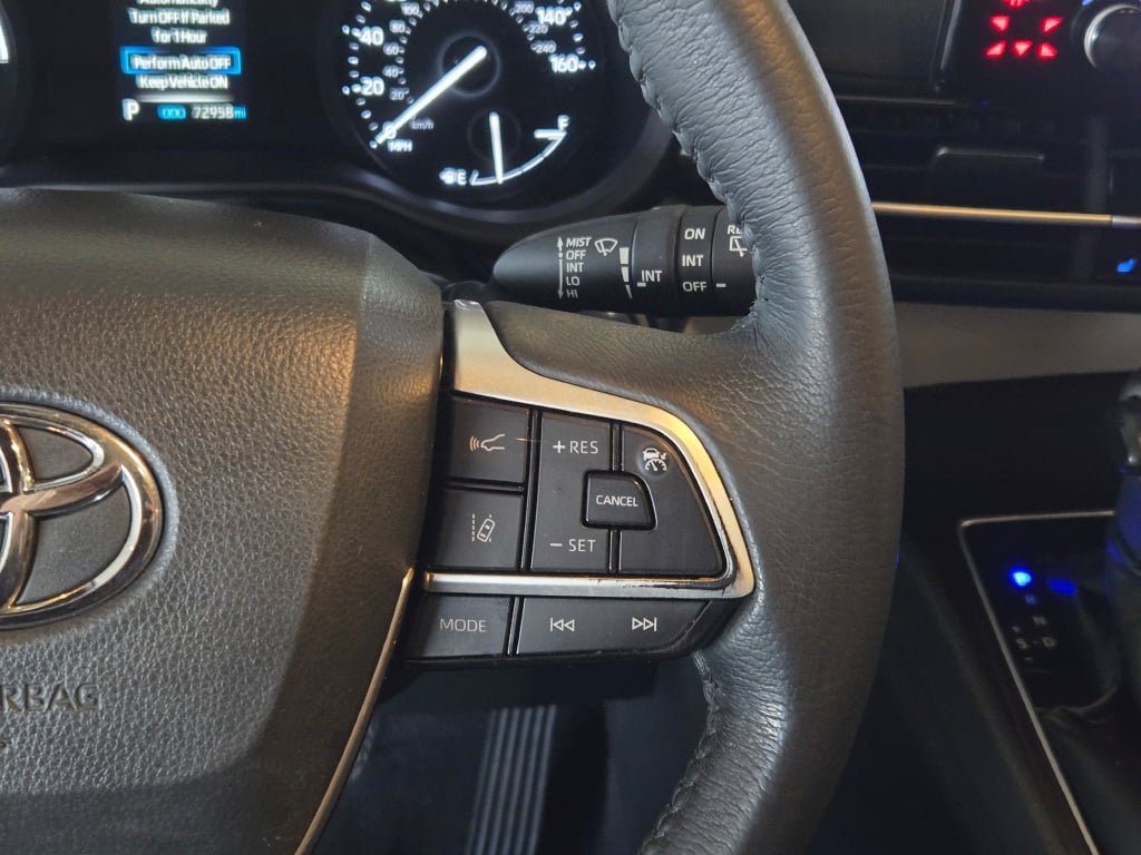 Used 2023 Toyota Sienna XLE AWD/4WD image 30