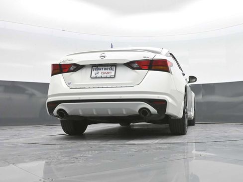 Used 2021 Nissan Altima 2.5 SL FWD image 41