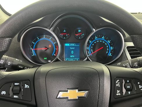 Used 2015 Chevrolet Cruze LT w/ Technology Package image 36