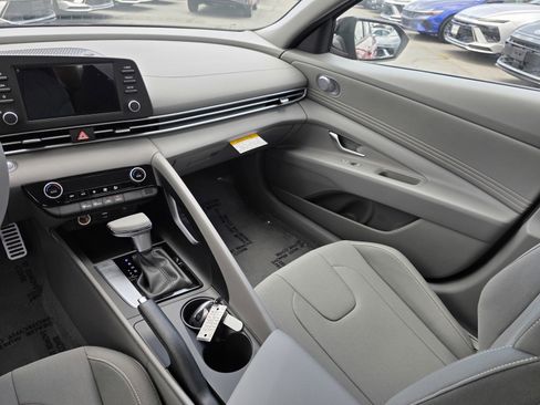 New 2025 Hyundai Elantra Sport image 19