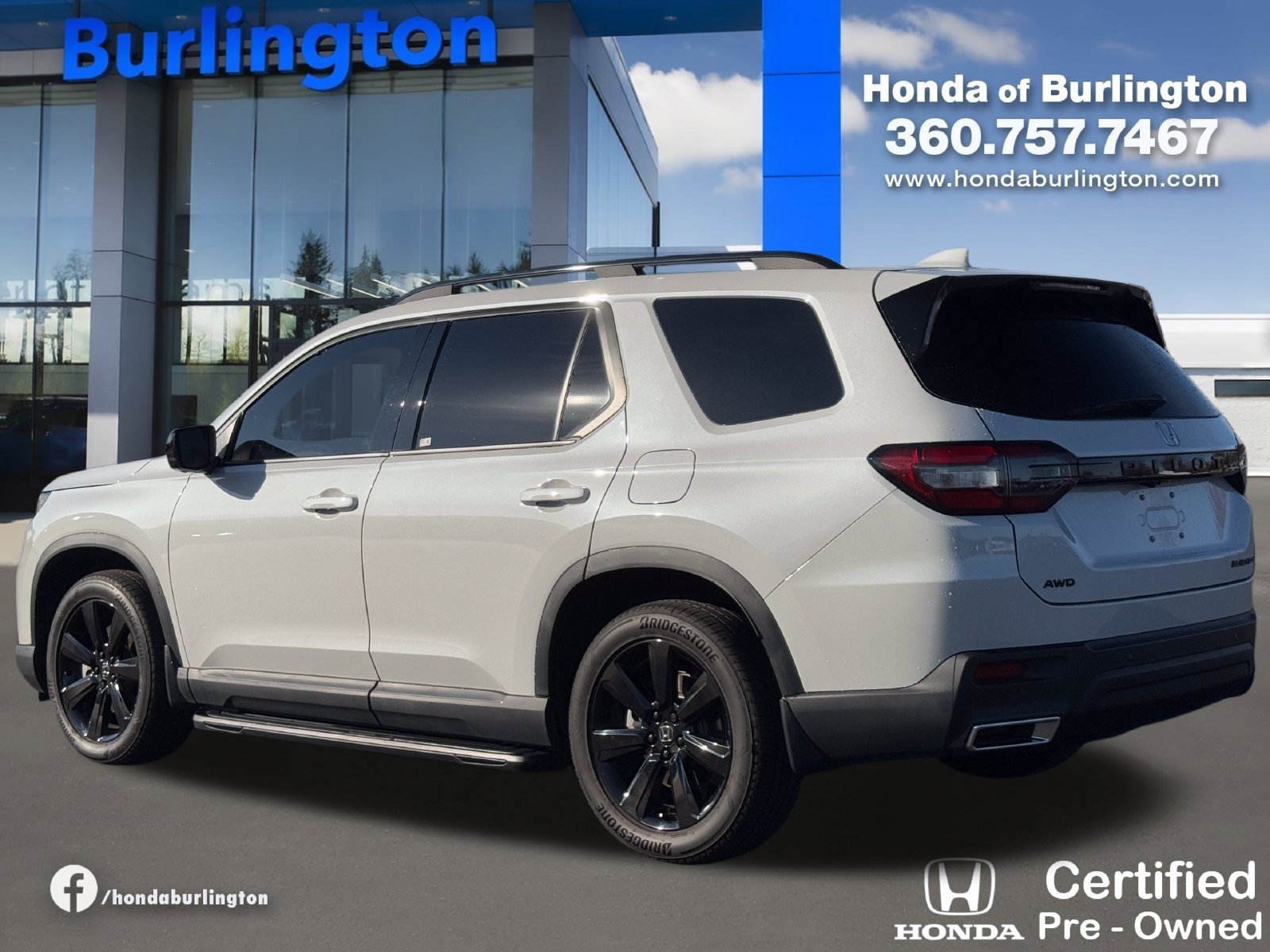 Used 2025 Honda Pilot Black Edition image 4