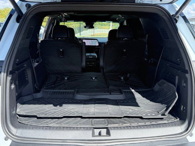 Used 2026 Chevrolet Traverse Z71 AWD/4WD image 30