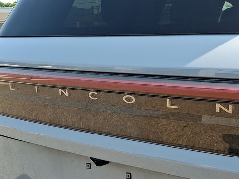 Used 2025 Lincoln Navigator Reserve w/ Jet Appearance Package AWD/4WD image 29