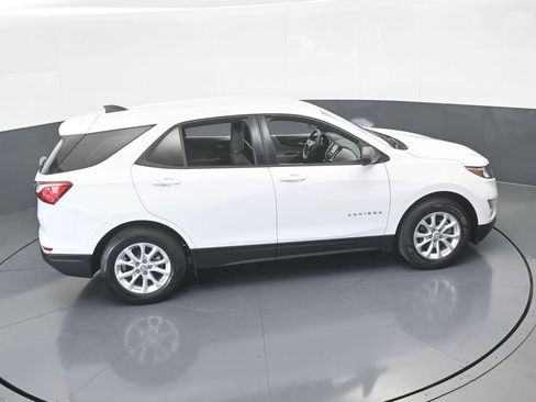 Used 2018 Chevrolet Equinox LS image 48