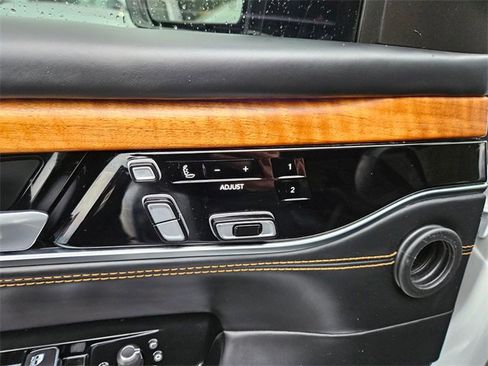 Used 2023 Jeep Grand Wagoneer Series III w/ Rear Seat Video Group 1 image 18