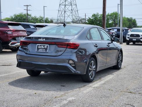 Certified 2024 Kia Forte LXS FWD image 4